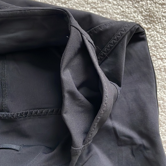 Lululemon Cropped 16” inseam Leggings - Picture 6 of 12